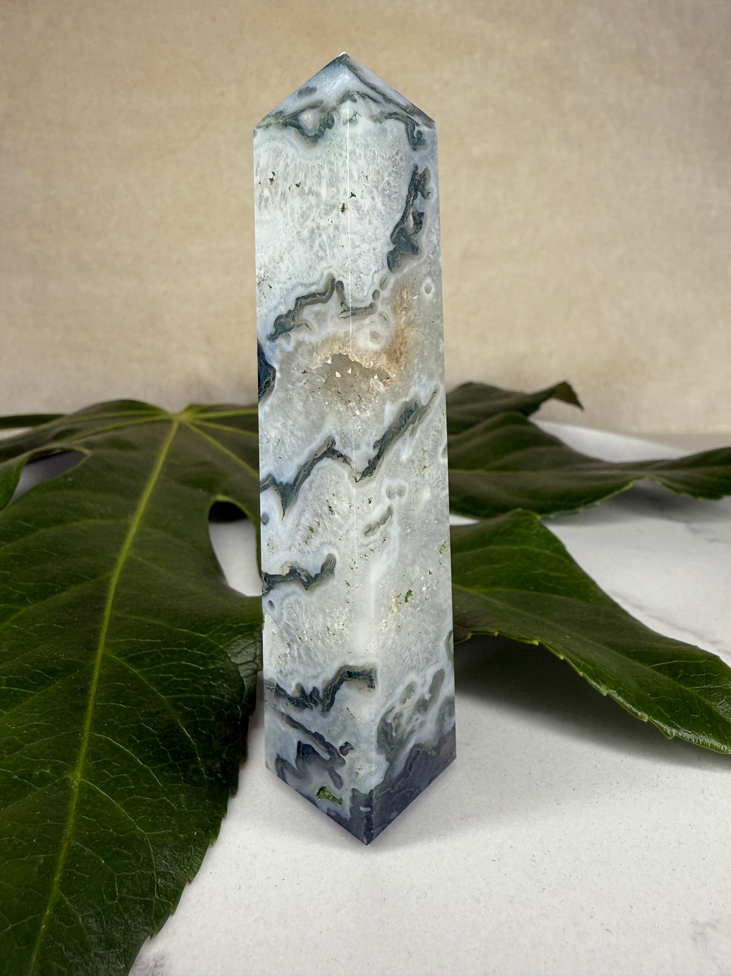 Baumachat X Moosachat Obelisk