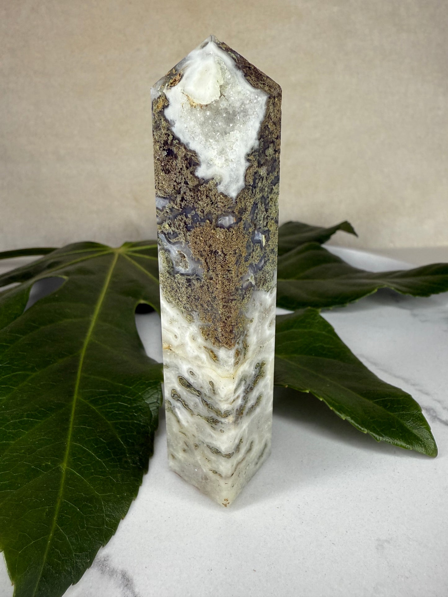 Baumachat X Moosachat Obelisk