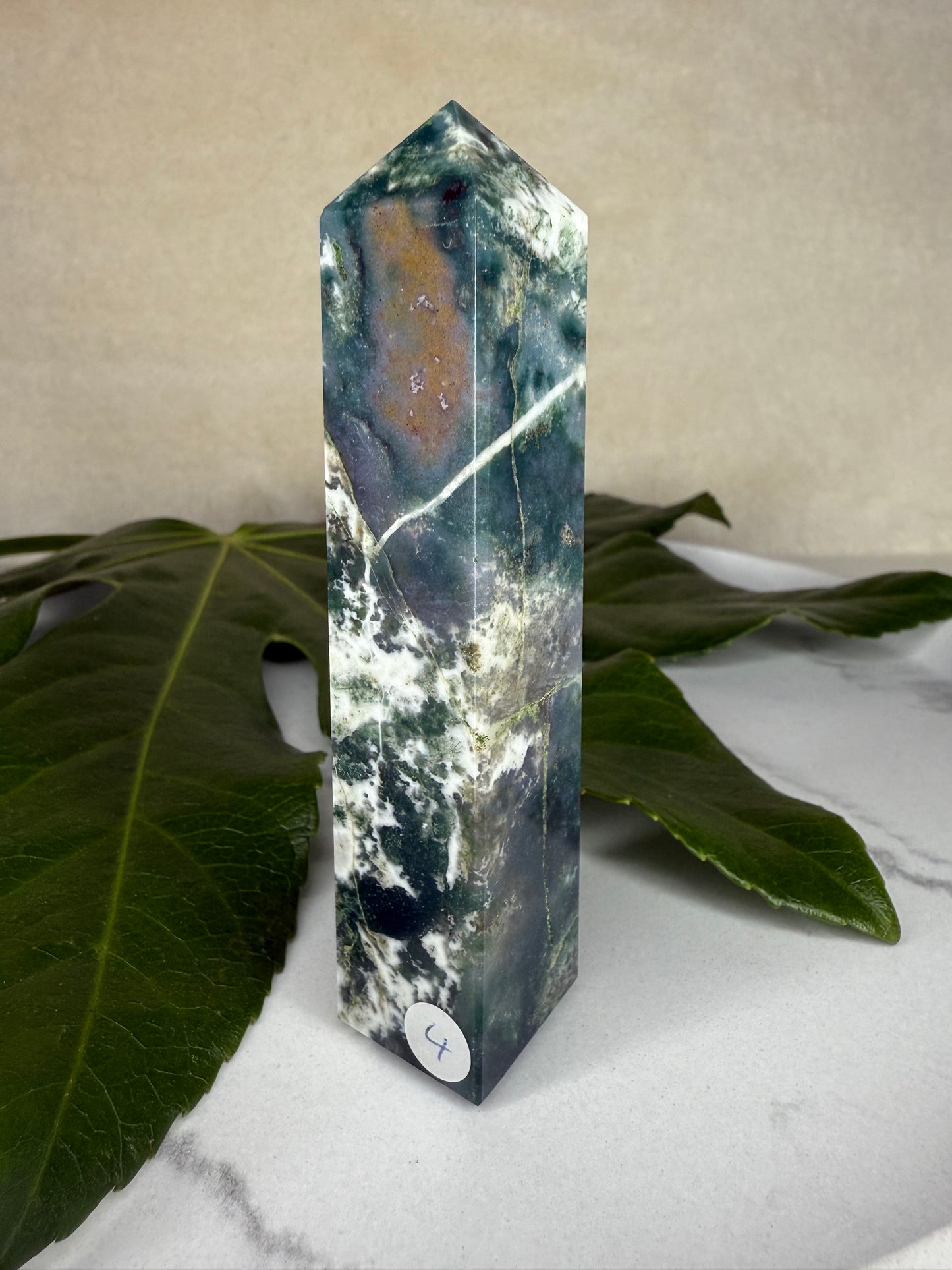 Baumachat X Moosachat Obelisk