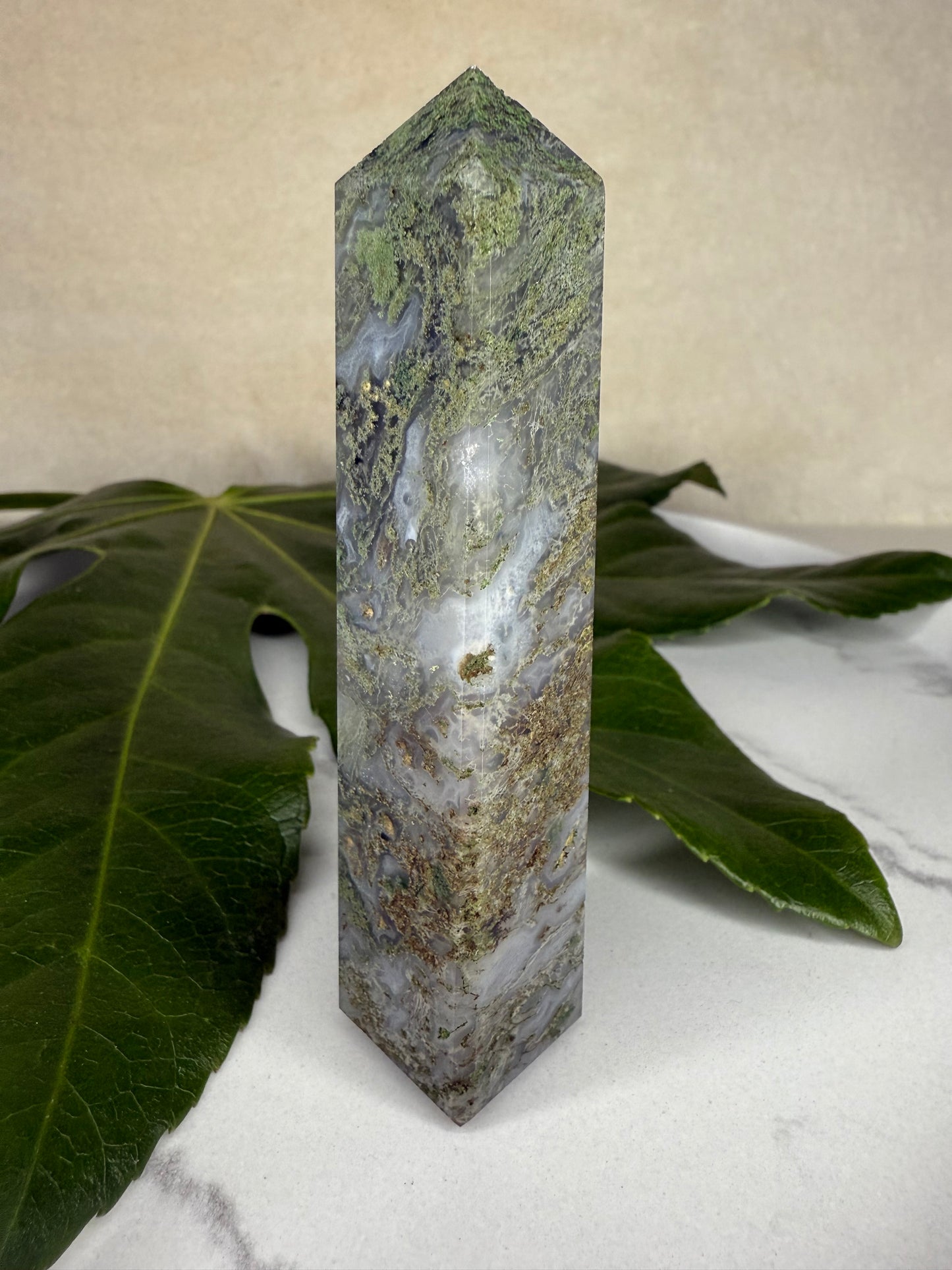 Baumachat X Moosachat Obelisk