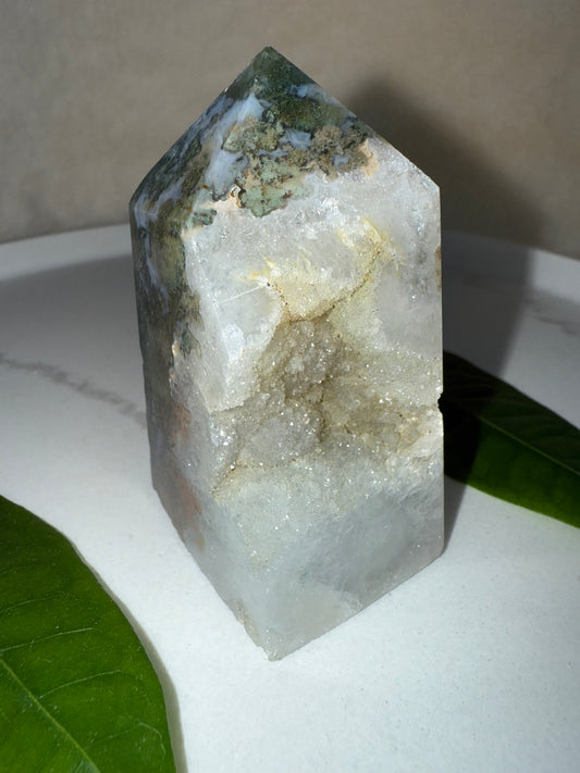 Druzy Moosachat Obelisk
