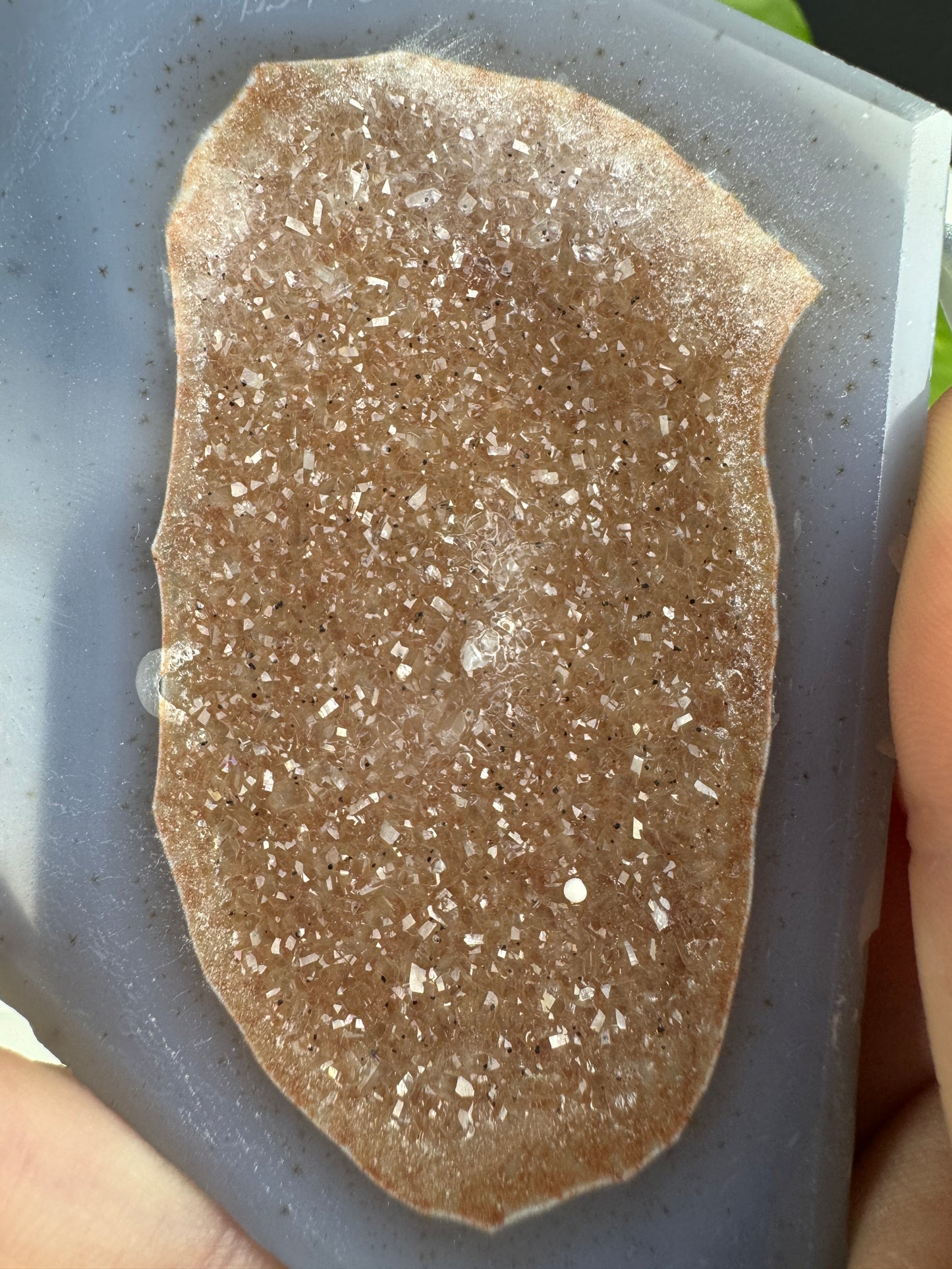 Druzy Raute aus grauem Achat - Inklusive Halterung