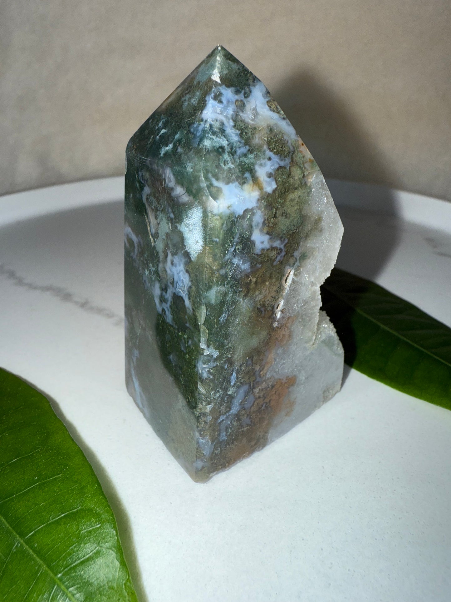 Druzy Moosachat Obelisk