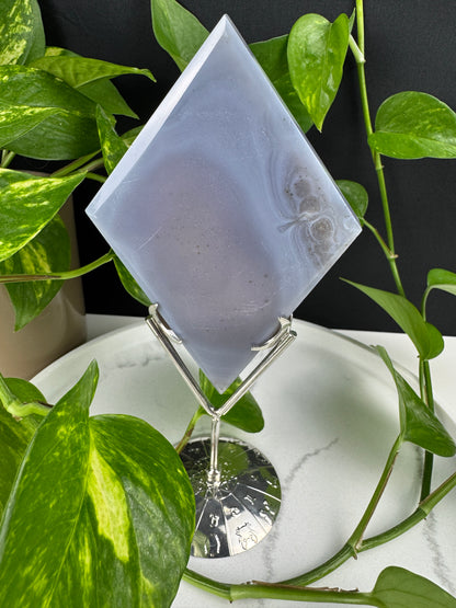 Druzy Raute aus grauem Achat - Inklusive Halterung