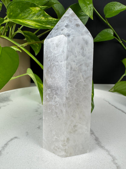 XL Druzy Grauer Achat Turm