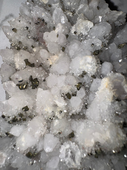 Druzy Quarz & Pyrit Cluster