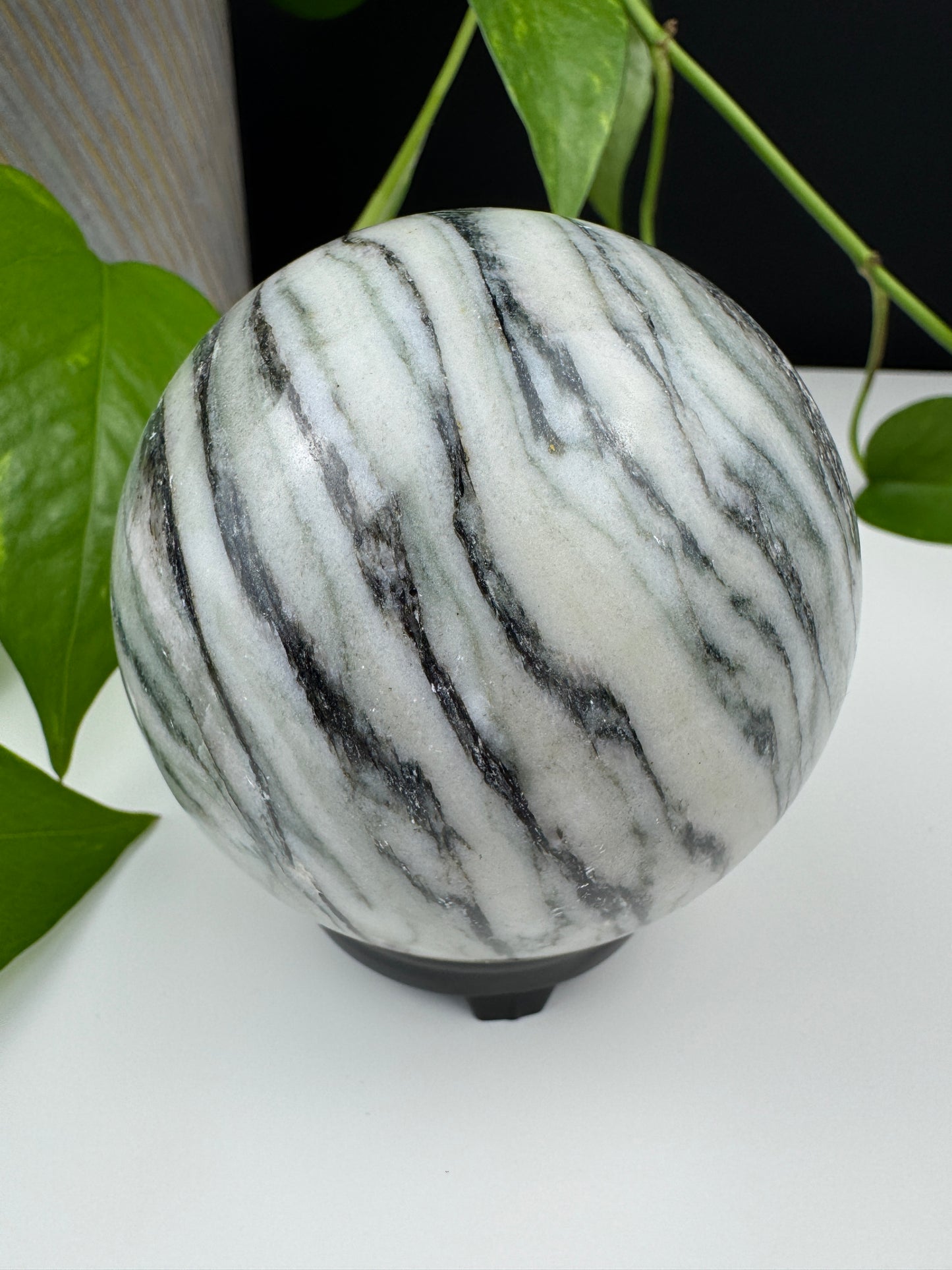 Zebracalcit Kugel