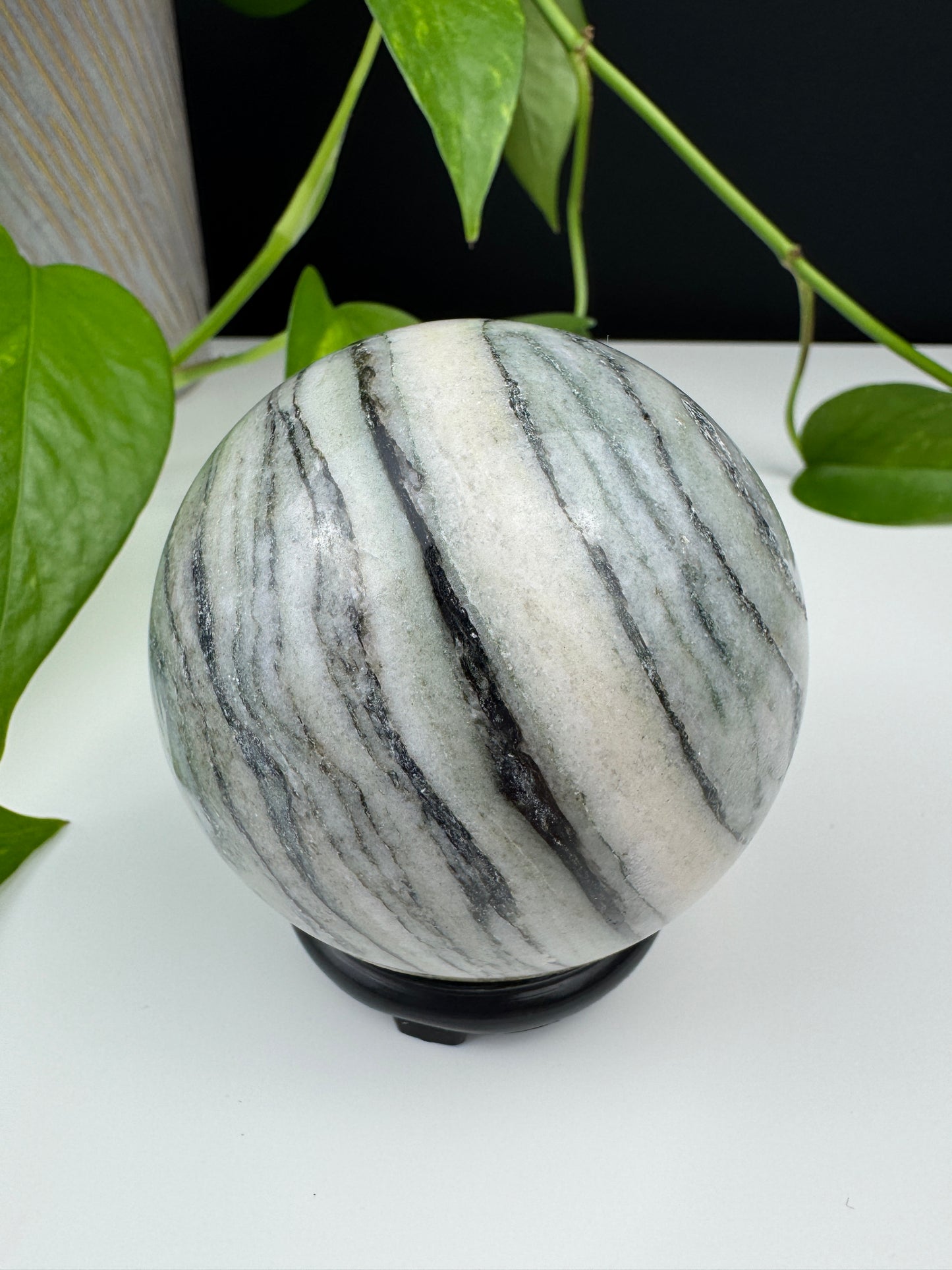 Zebracalcit Kugel